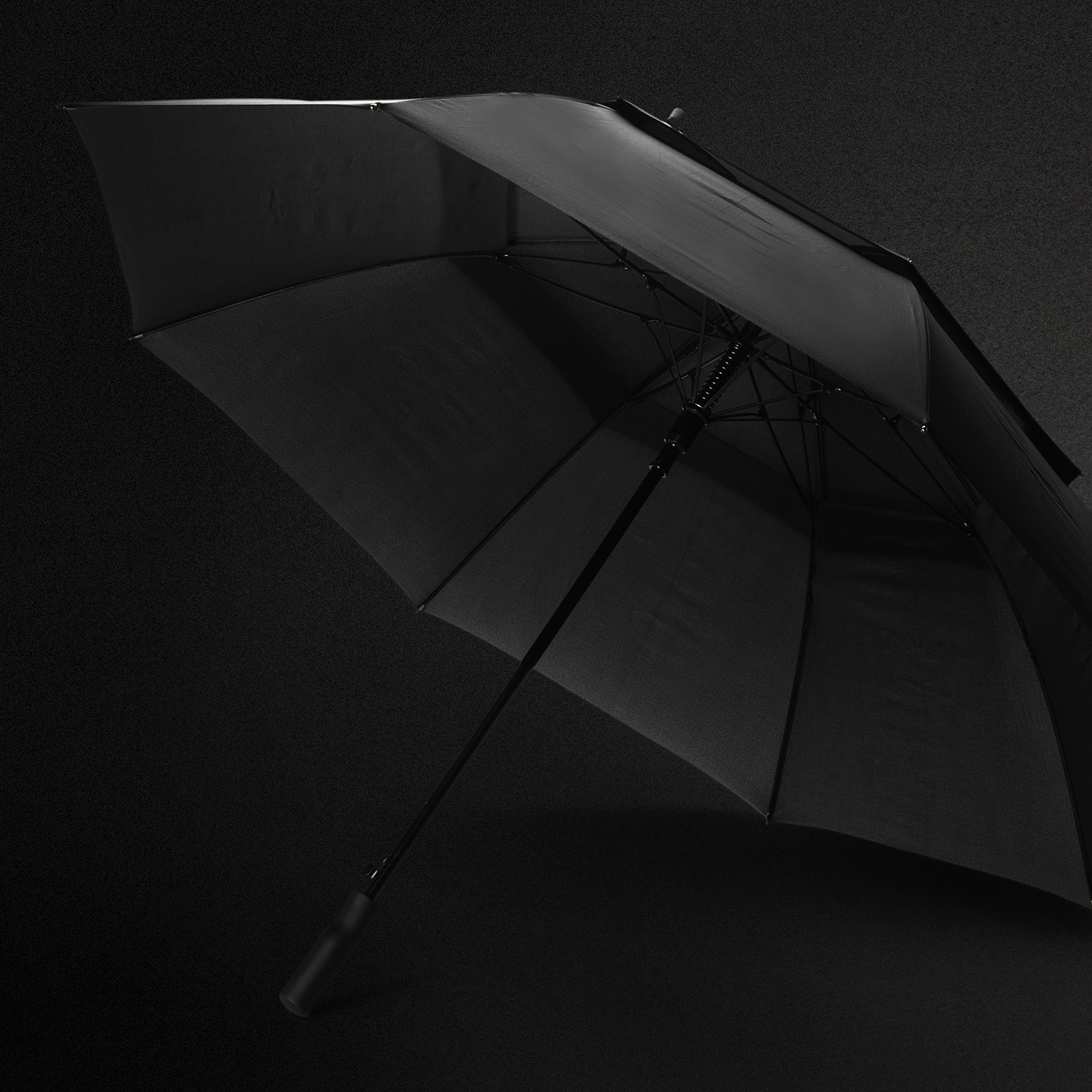 Swiss Peak Tornado 76cm Storm Umbrella - Image 4