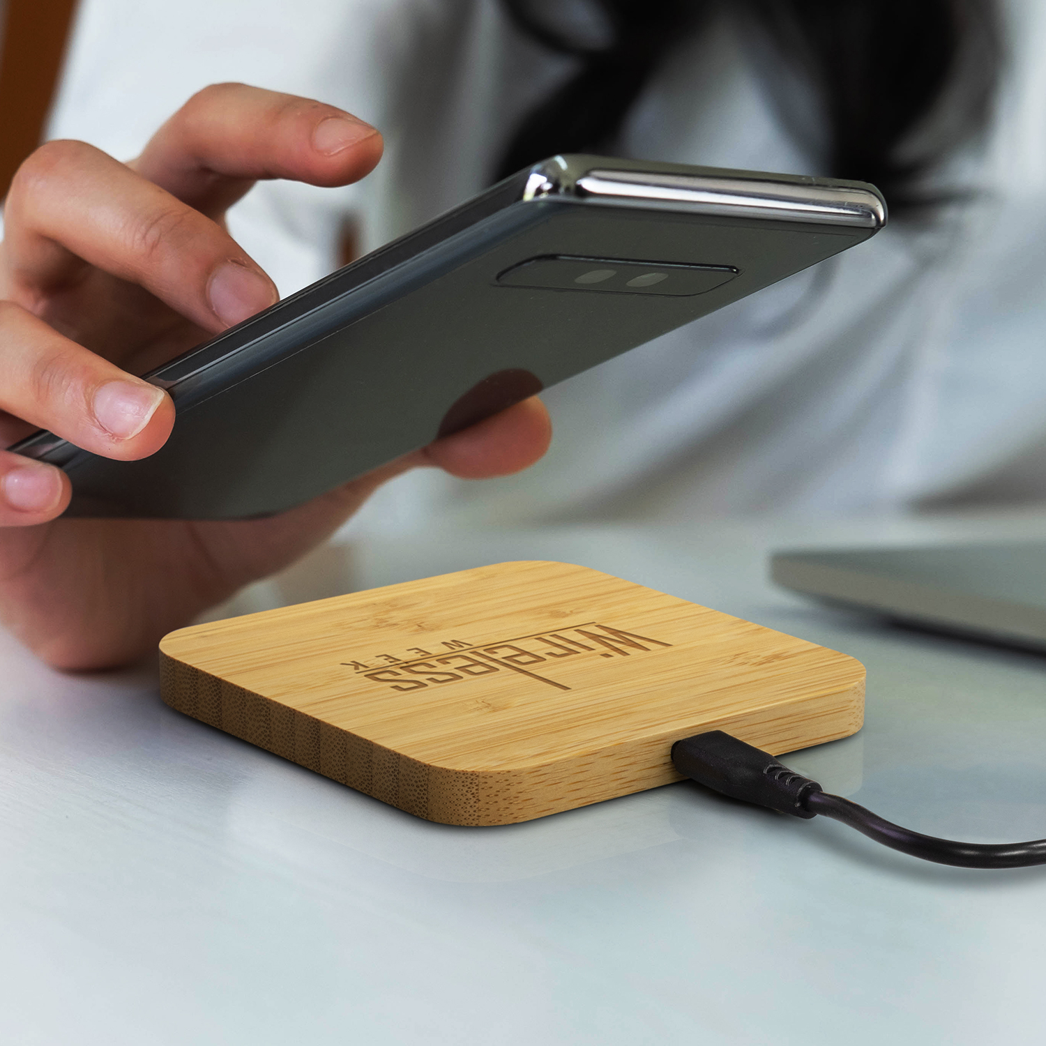 NATURA Bamboo Wireless Fast Charging Hub - Image 9