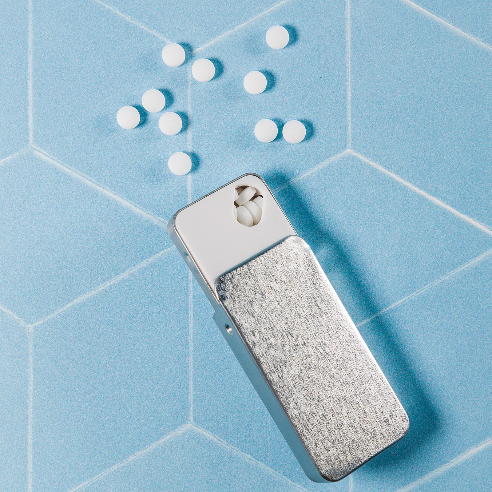 Sugar Free Breath Mints in Slider Tin - Image 9