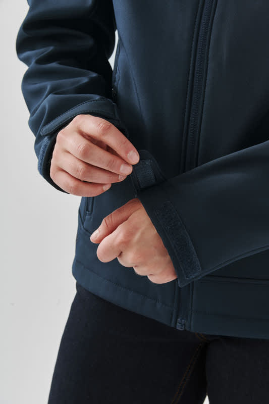 WOMEN'S ALEUTIAN SOFTSHELL - Image 4